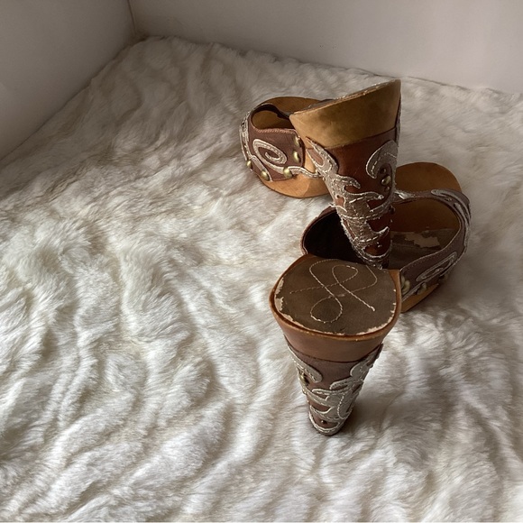 Nine West Krysta platform leather studded mules. - Picture 3 of 5